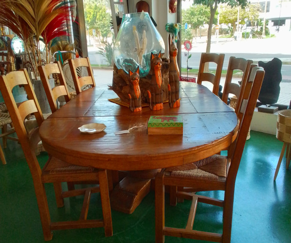 Conjunto mesa y sillas-1